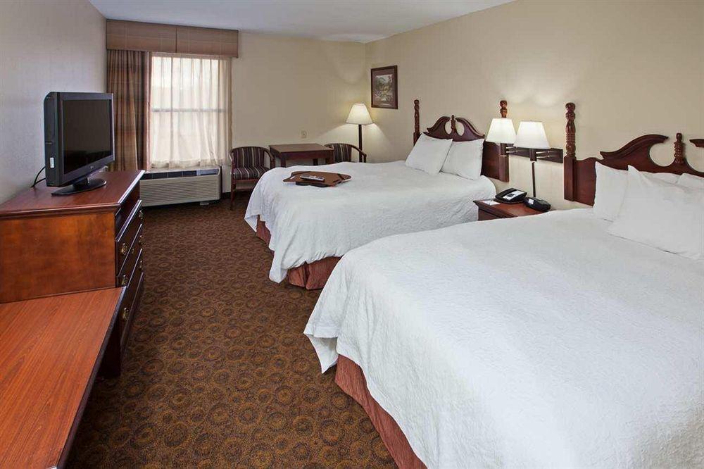 Hampton Inn Dickson Exterior foto